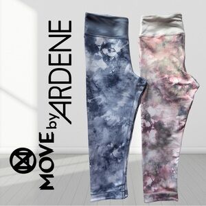 🌸3/$25🌸 2 pairs of woman’s sports mid calf leggings REVERSIBLE! Ardene size M